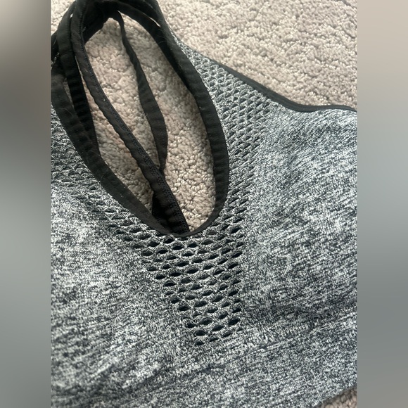 Victoria's Secret VSX Gray Strappy Back Sports Bra | Mesh Cutout | Small - Picture 2 of 8